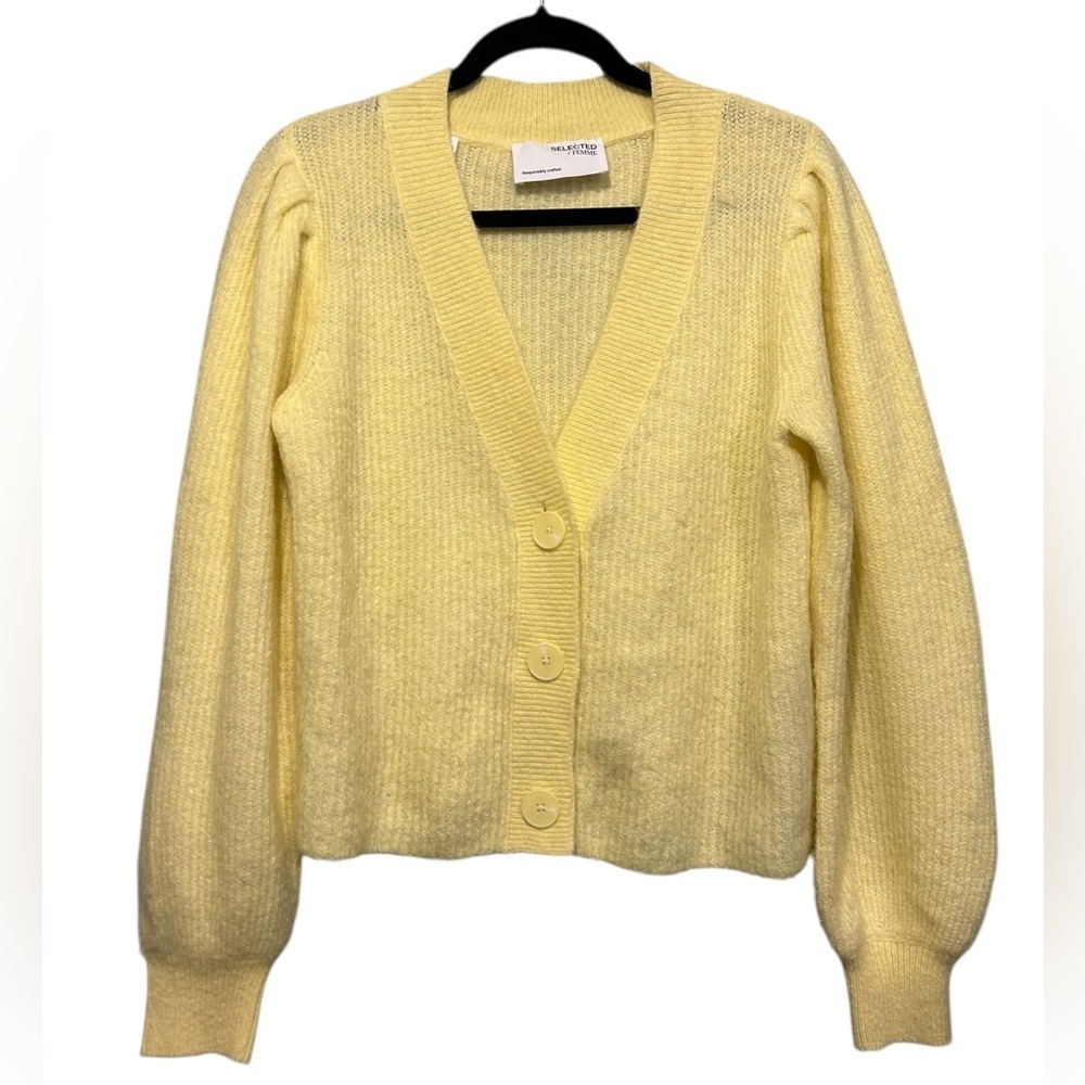 Selected Femme Cropped Button Front Cardigan - Picture 4 of 11